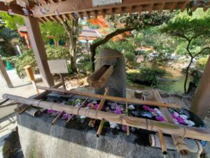 上賀茂神社の花手水