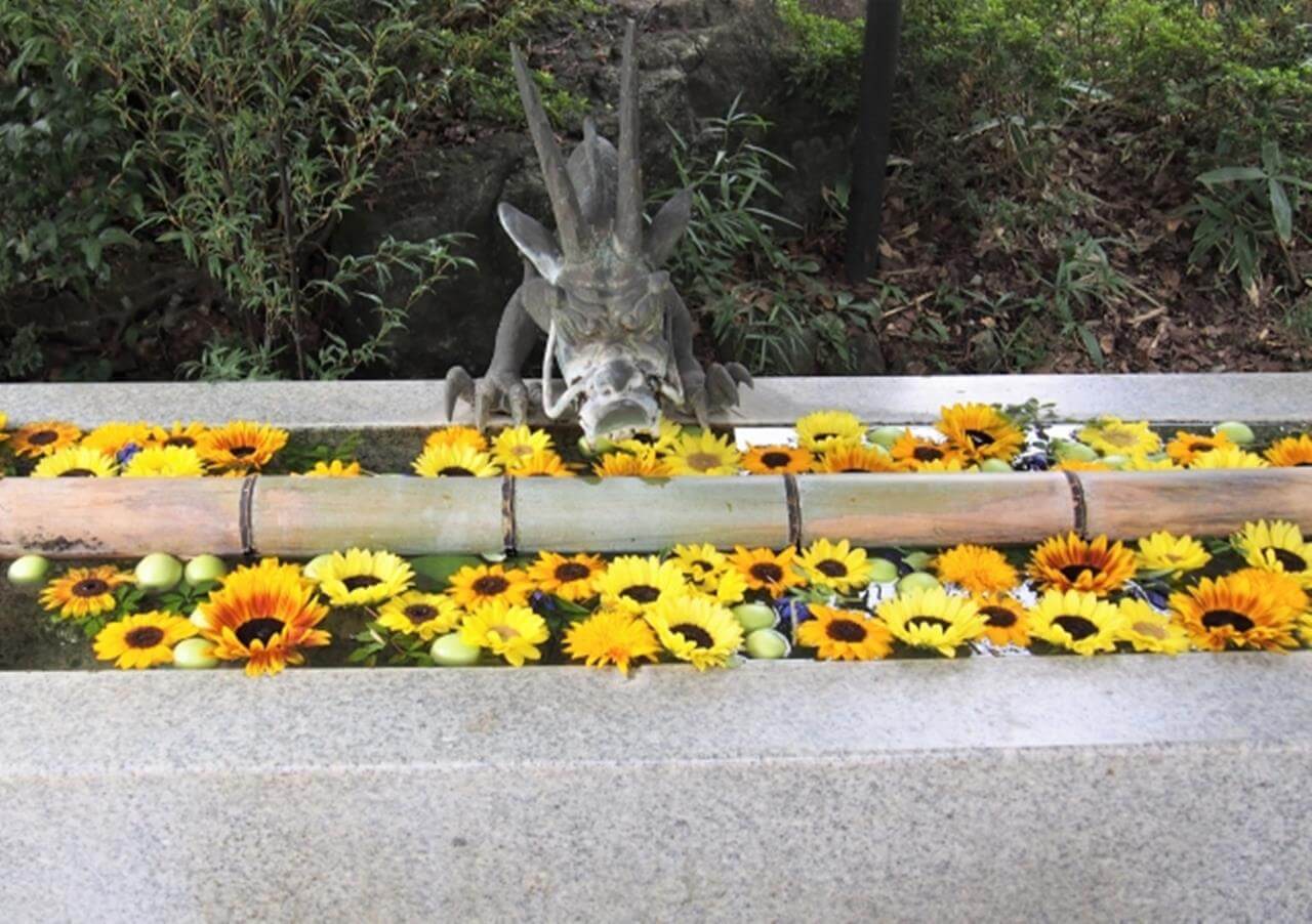 東京都の花手水スポット39か所を紹介 慣れていない方は通勤ラッシュに要注意 いつおで