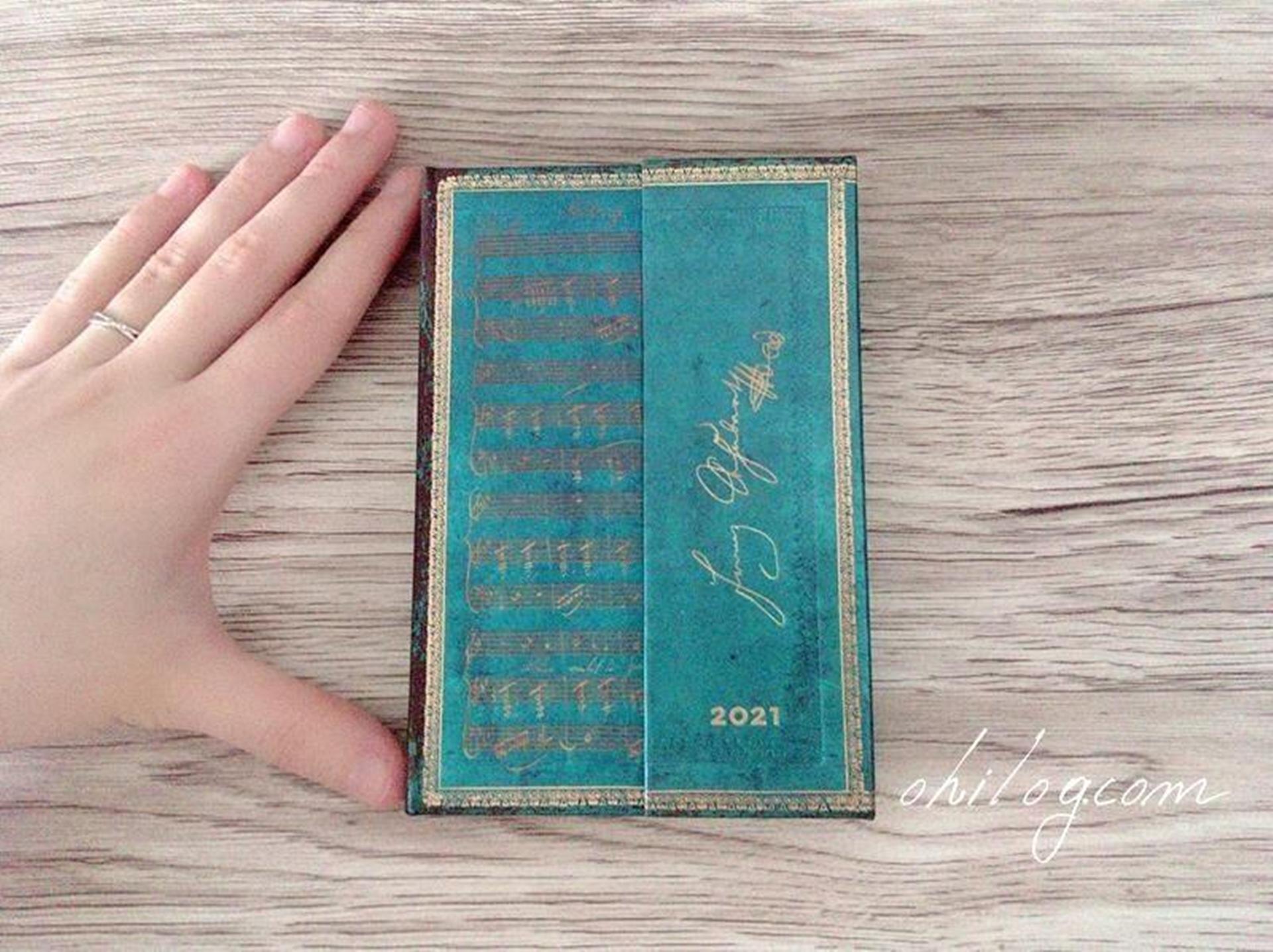 毎年デザインを変えて集めたくなる、「ペーパーブランクス」のスケジュール帳