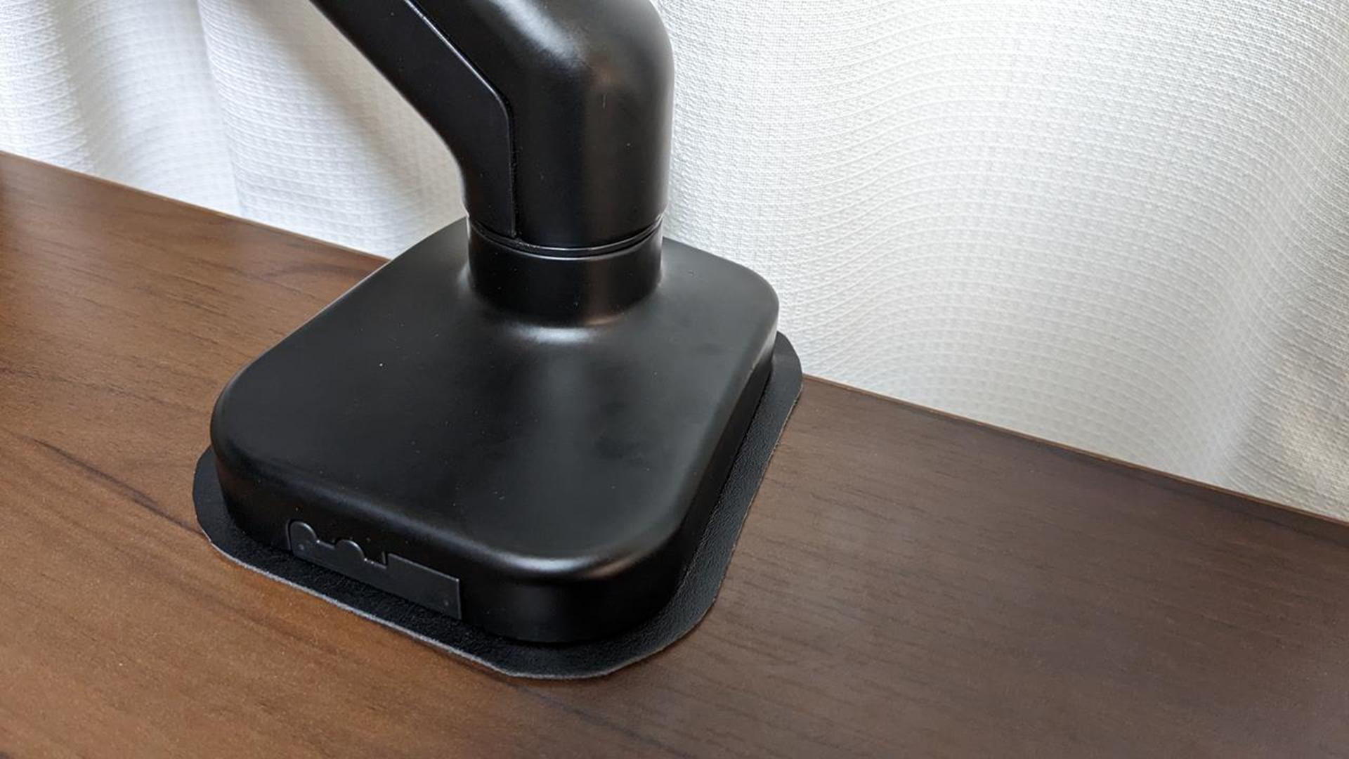 エレコムのモニターアーム「DPA-SS02BK」が安価だけど使い勝手が良かった