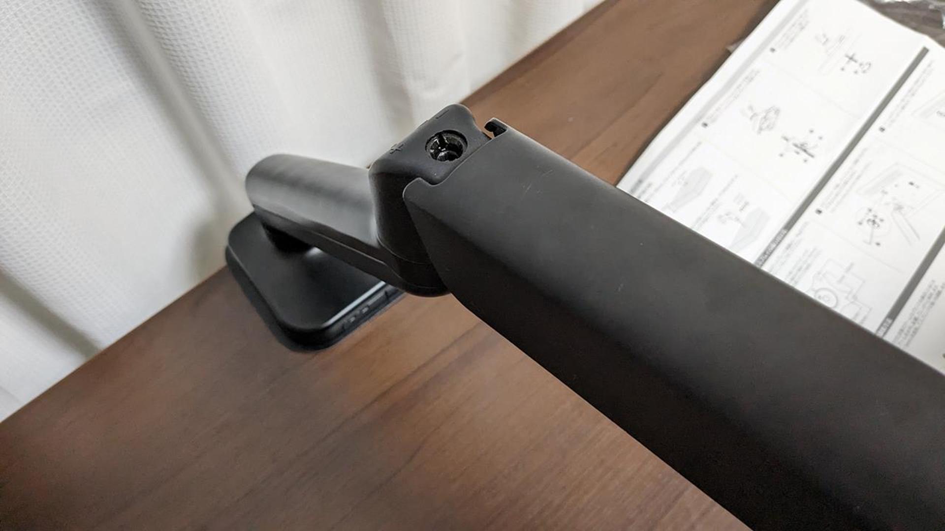 エレコムのモニターアーム「DPA-SS02BK」が安価だけど使い勝手が良かった