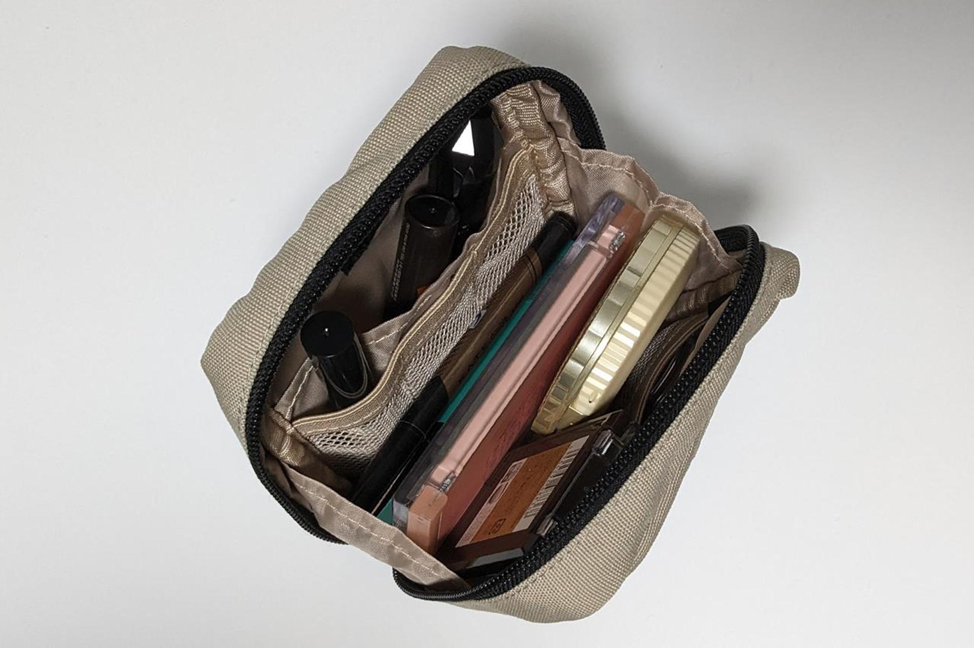 【PR】持ち歩き用に最強な小さめ化粧ポーチを使ってみる