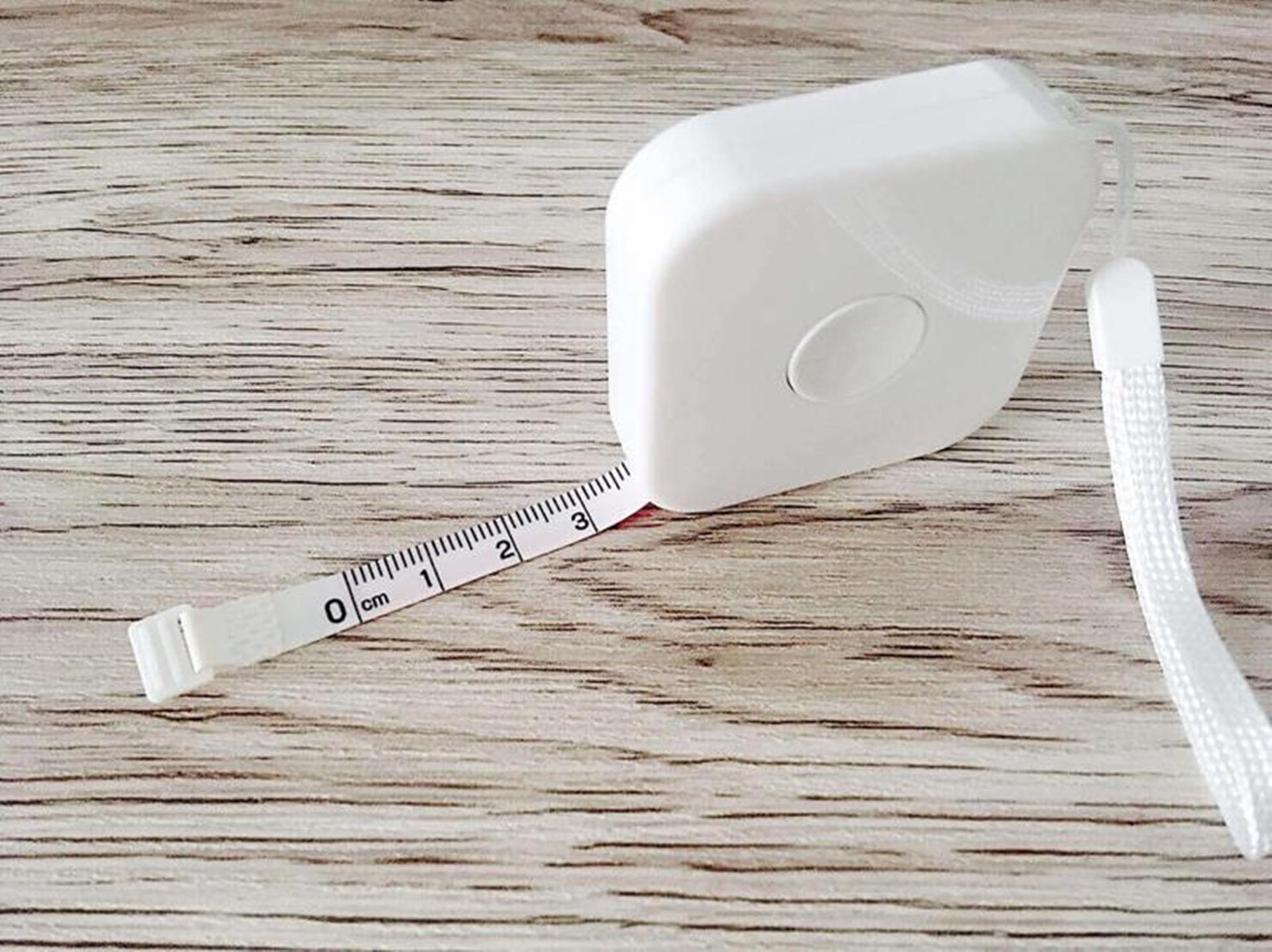 セリアで売っている「宅配サイズメジャー」がモノトーンデザインでおしゃれ