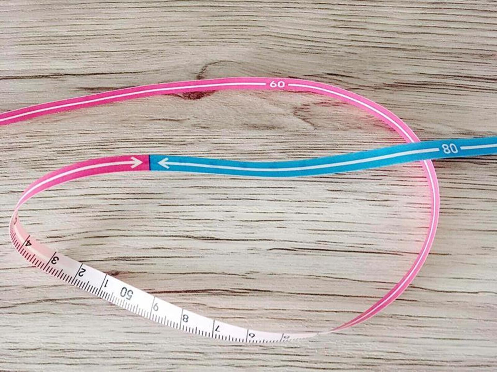 セリアで売っている「宅配サイズメジャー」がモノトーンデザインでおしゃれ