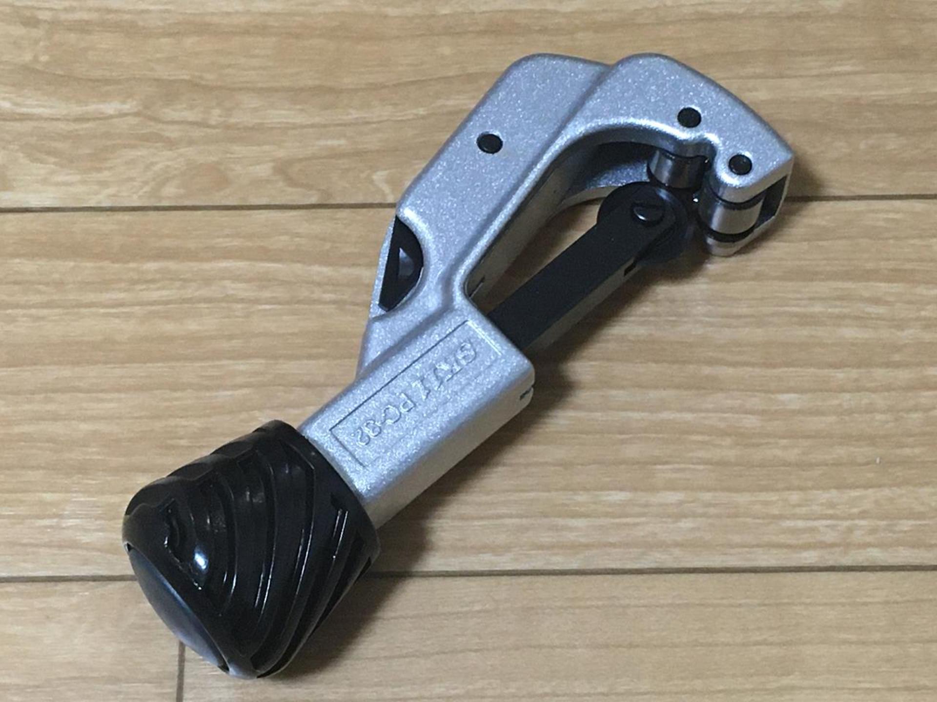 物干し竿の処分にパイプカッターを使ってみた